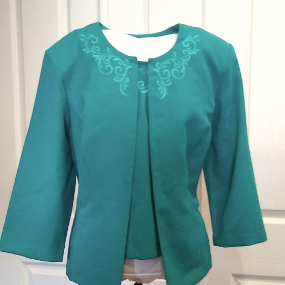 Koret Embroidered Twin Set Blazer and Blouse size 12